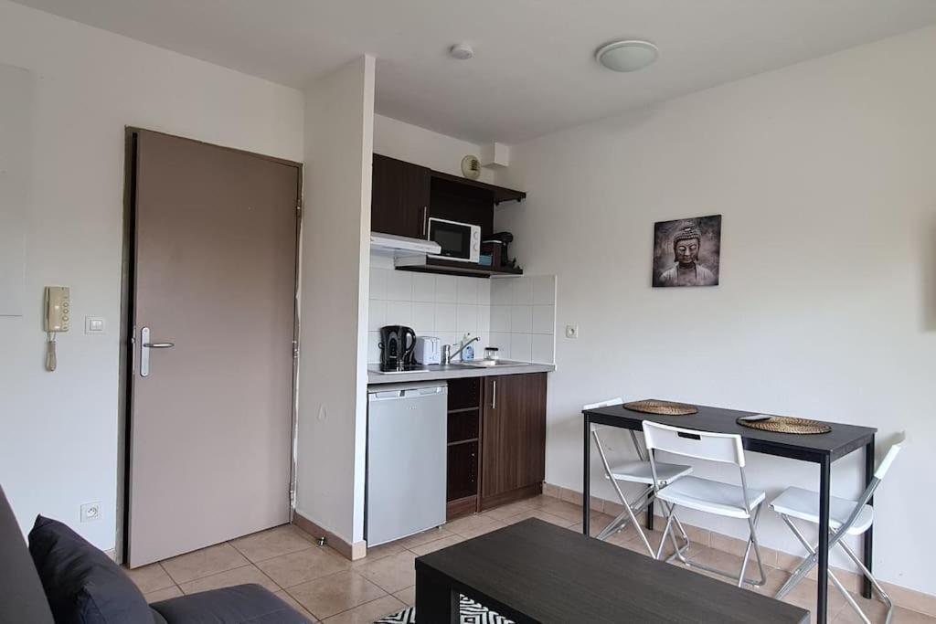 B210 Appartement Disneyland Paris Parking Et Wifi Montévrain Kültér fotó