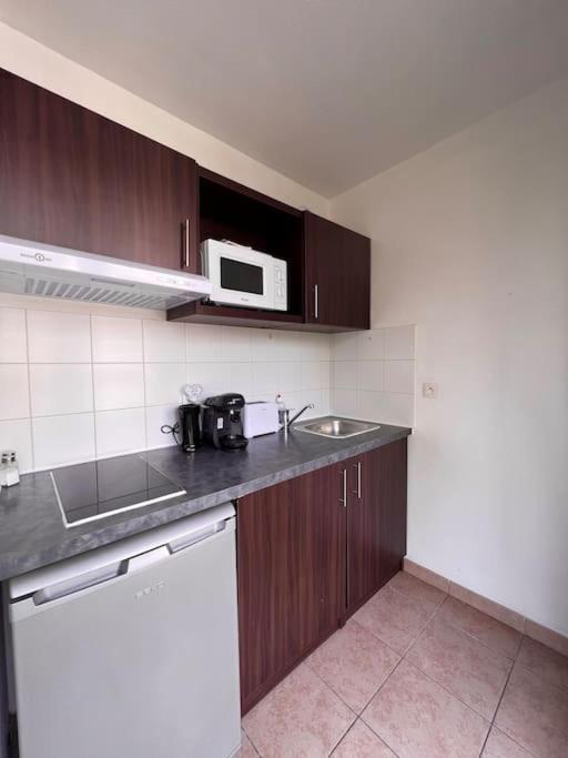 B210 Appartement Disneyland Paris Parking Et Wifi Montévrain Kültér fotó