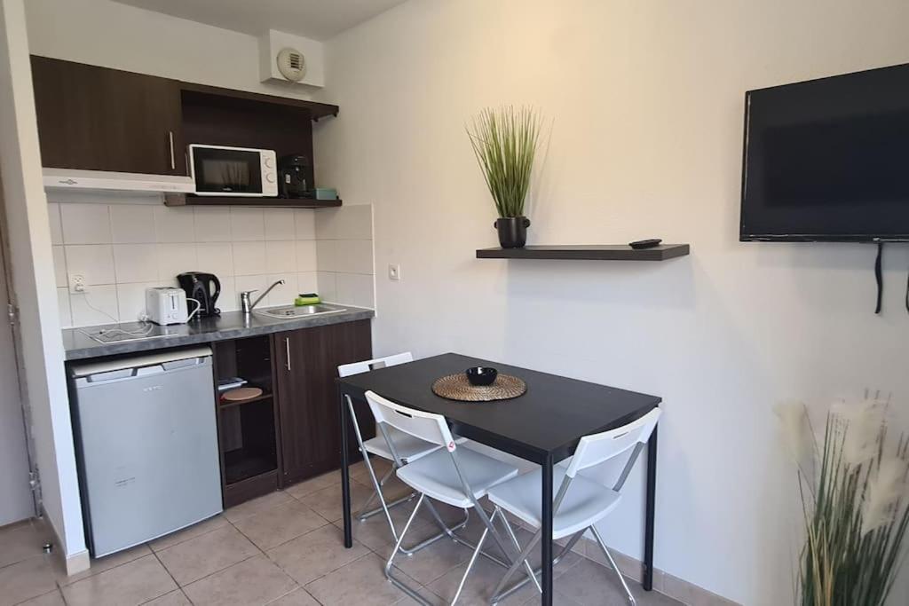B210 Appartement Disneyland Paris Parking Et Wifi Montévrain Kültér fotó